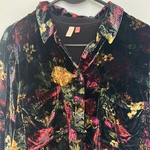 Anthropologie Pilcro Crushed Muted Flowers Velvet button down blouse